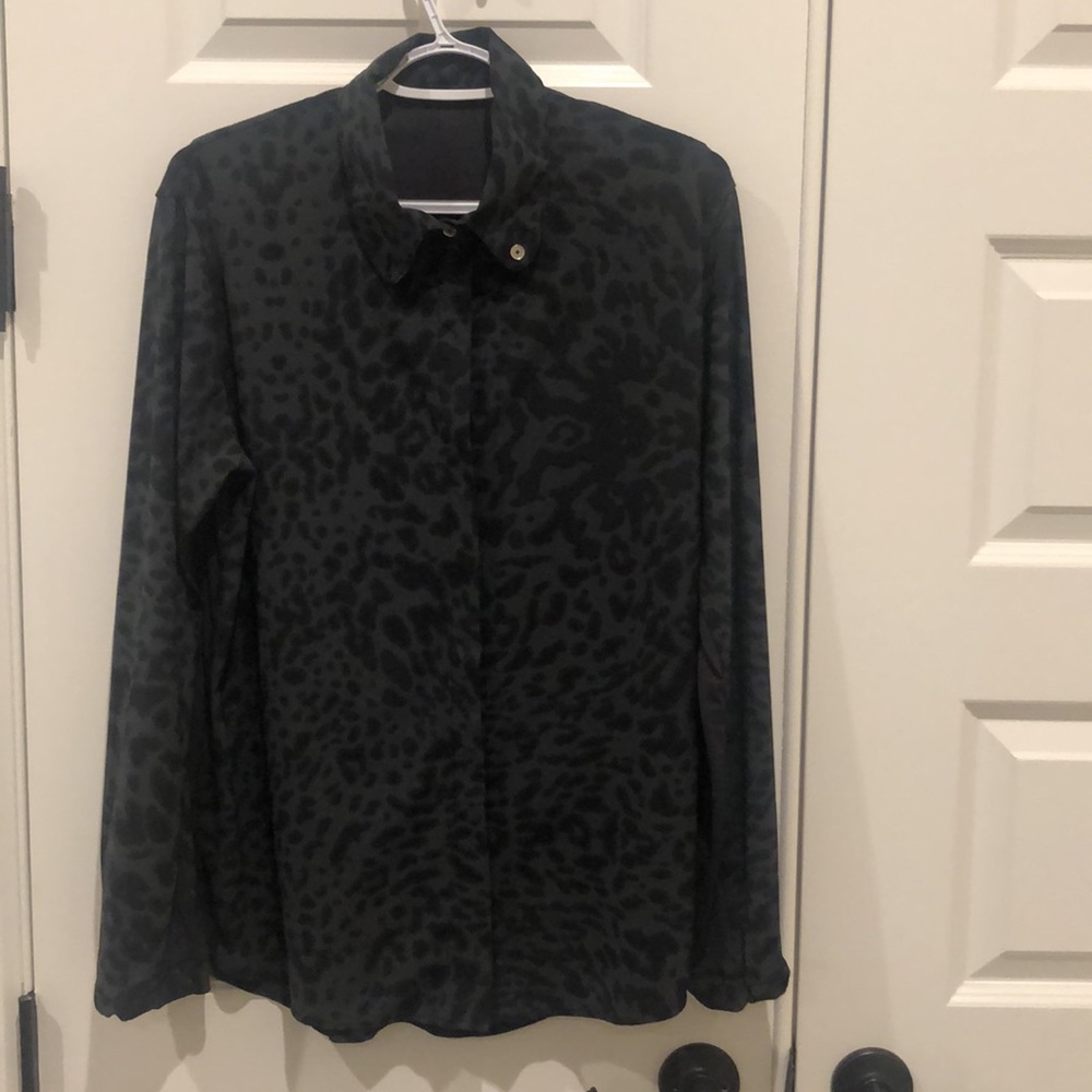 Lululemon  Day Trip Animal Swirl Button Down Top Size - see measurements